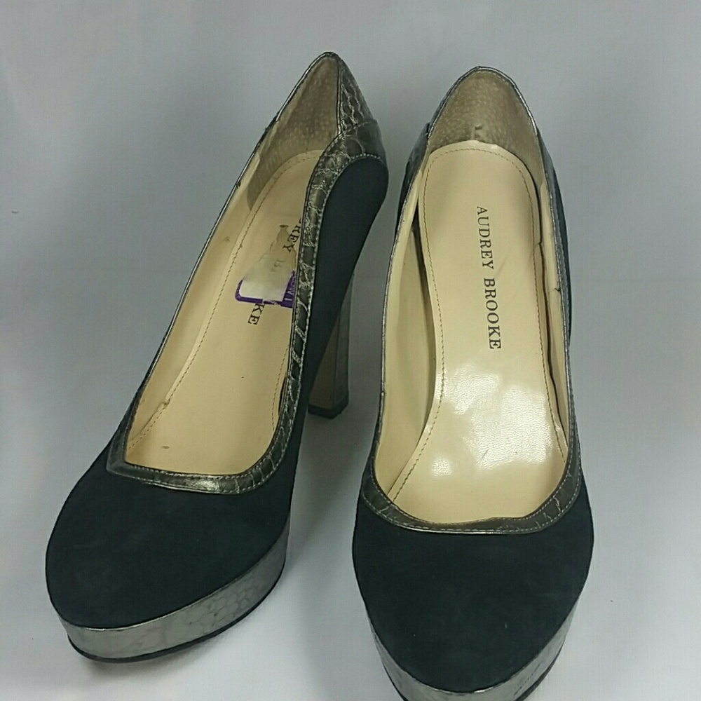 AUDLEY BROOME BLACK AND SILVER SHOES SIZE  71/2 M
